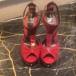 Fendi patent &suede raspberry sandals size 38.5